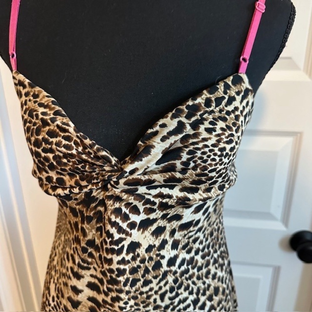 BCBG Leopard Print Dress, Twist Front, Sleeveless, Knee Length, Sexy Party - Picture 3 of 7